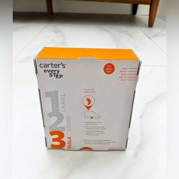 (NWT) Carter's Stage 3 Walker Shoes Gray Silver Hearts Baby Size 4 (12-18 Month) - Picture 5 of 5